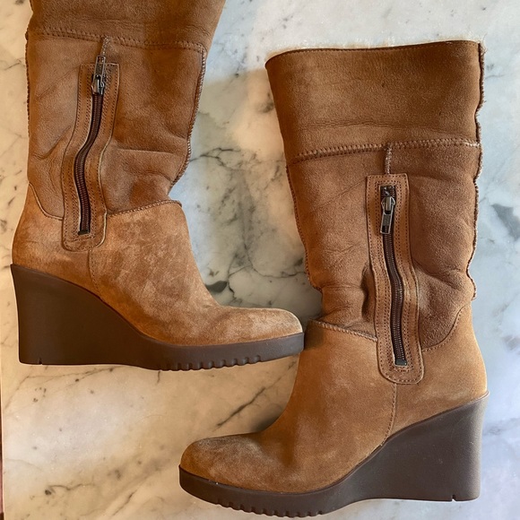 Ugg Wedge Heel Joslyn Shearling Boot, foldover - Picture 2 of 8